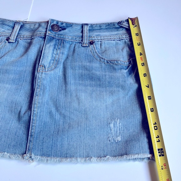 RUE 21 Distressed Mini Skirt Denim Blue Size 3 / 4 Juniors - Picture 8 of 12